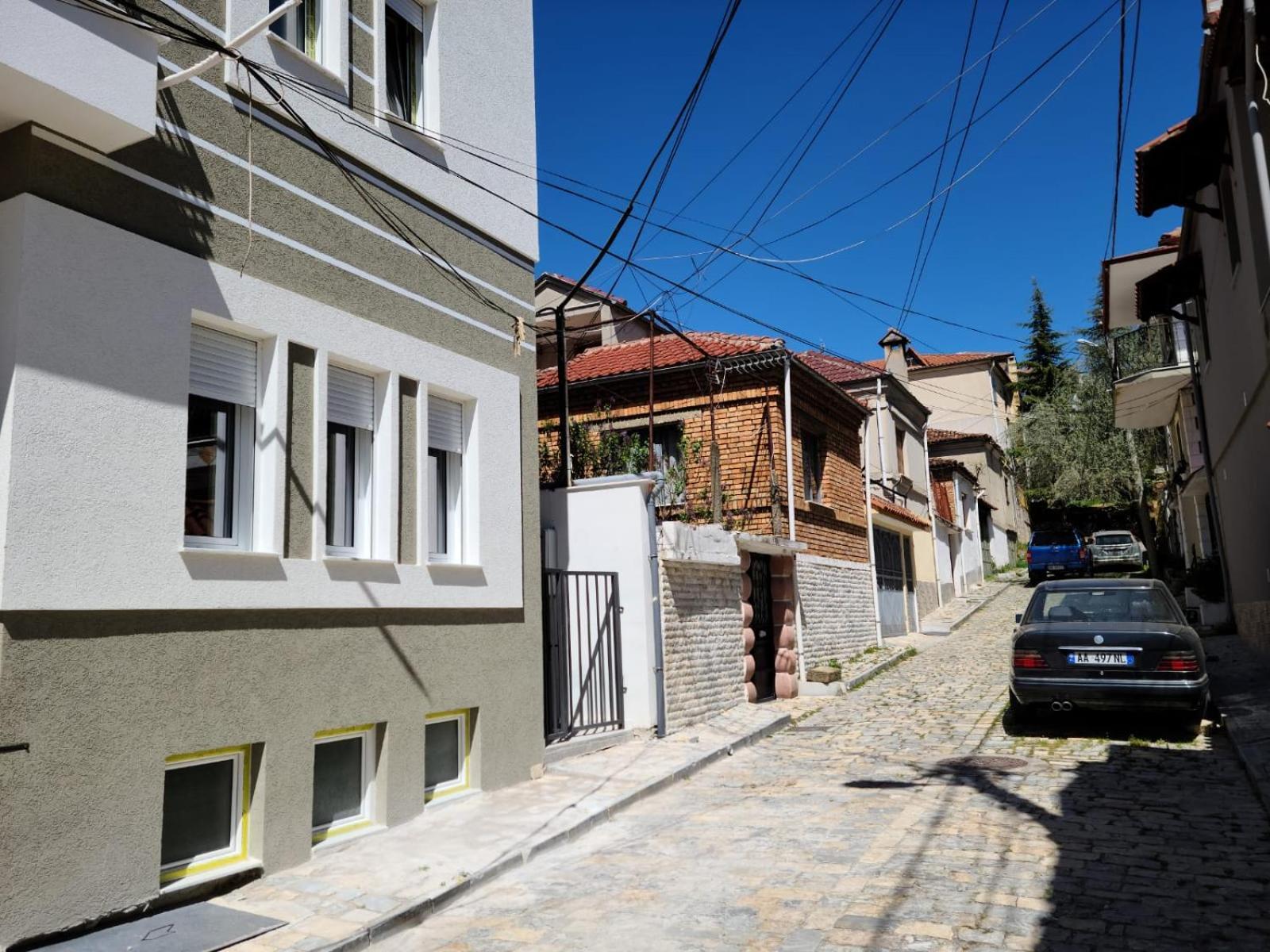 Travelers' Korca Home Exterior foto